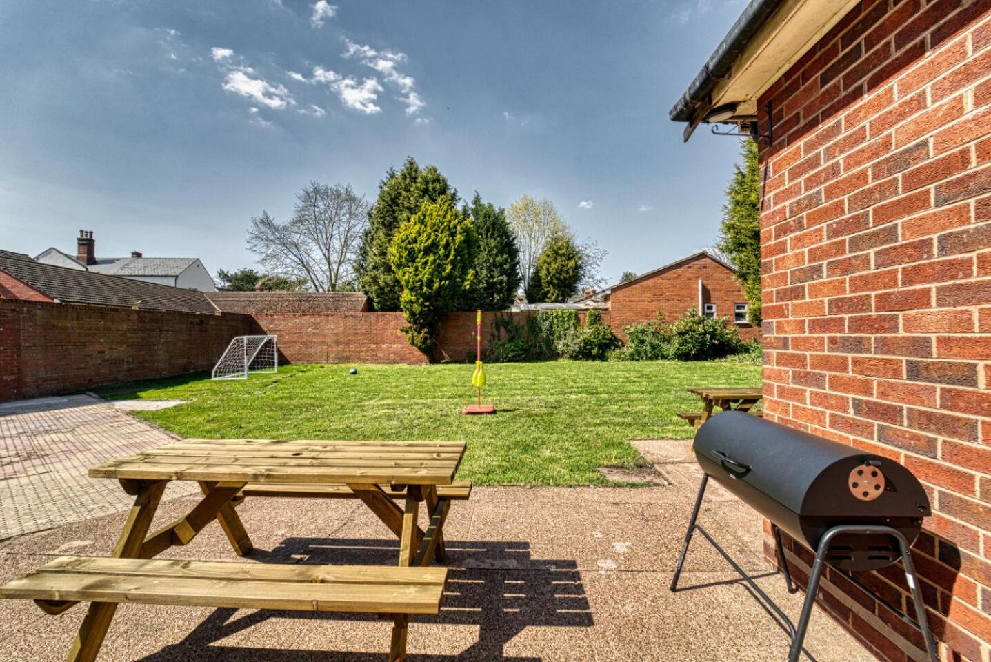 Host & Stay - Chester House Retreat Kidderminster Exterior photo